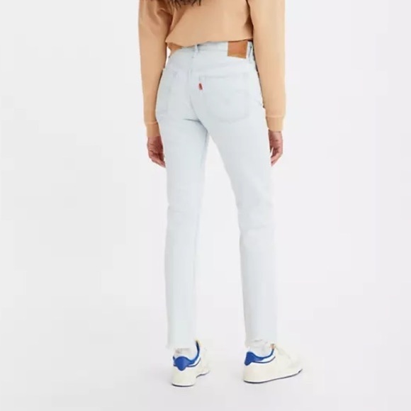 Levi’s Women’s Size 28 Red Tab 501 Skinny Straight Jeans Destructed Light Indigo - Picture 3 of 16